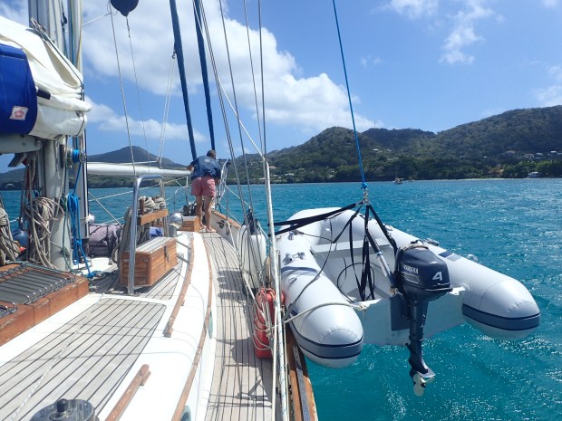 Anchor up- Heading to the next island